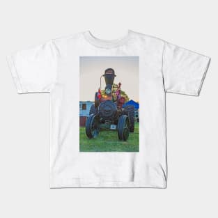 Moose the Traction Engine as the was Sunsetting Kids T-Shirt
